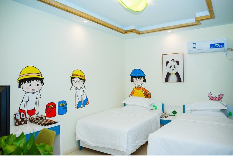 Family Fun House Guest Room