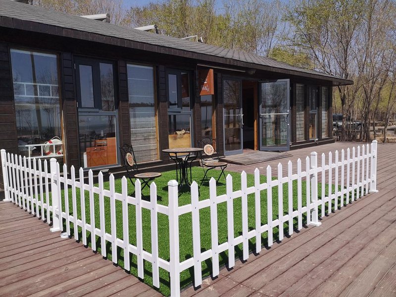 Box Encounter Wooden House Over view