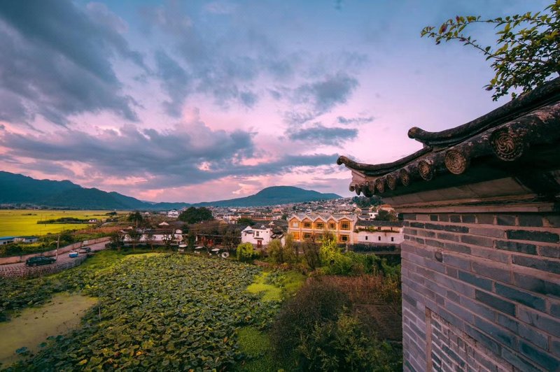 Tengchong Heshun Jinglu Inn over view