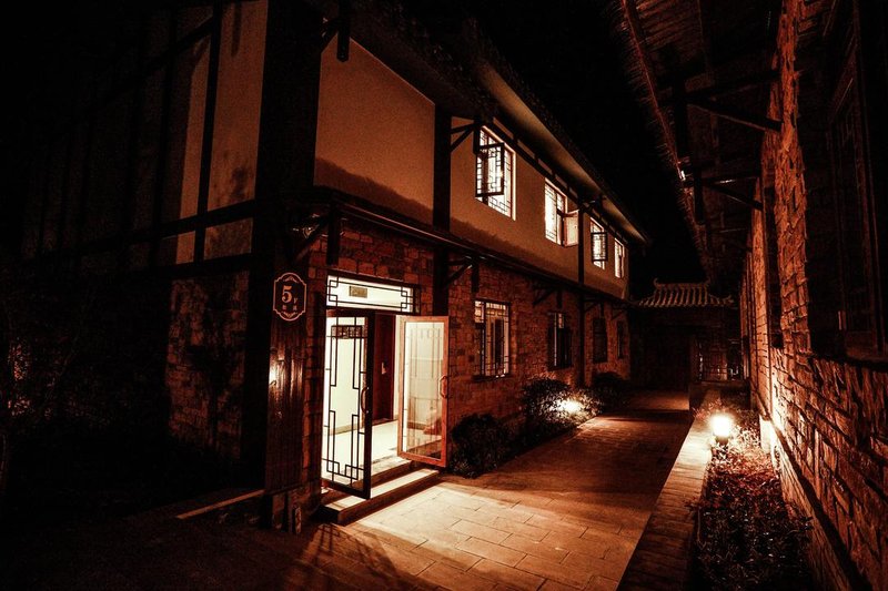 Xiake Caotang Hostel Over view