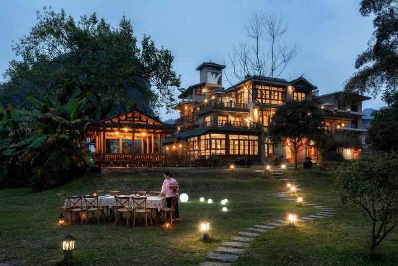 Yangshuo Moondance Hotel Over view