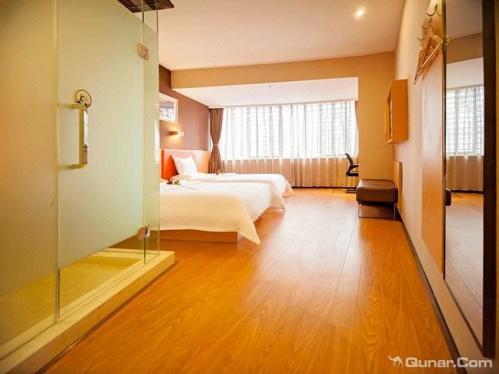 7 Days Premium Xinyang Railway Station Culture CenterGuest Room