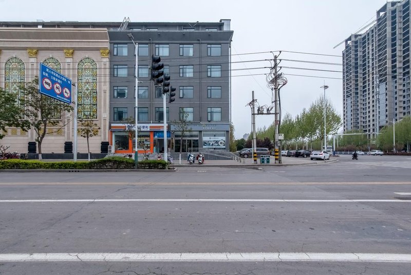 Home Inn Selected (Yuzhou East District Stadium) Over view