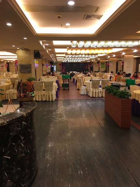 Yulong Hotel Restaurant