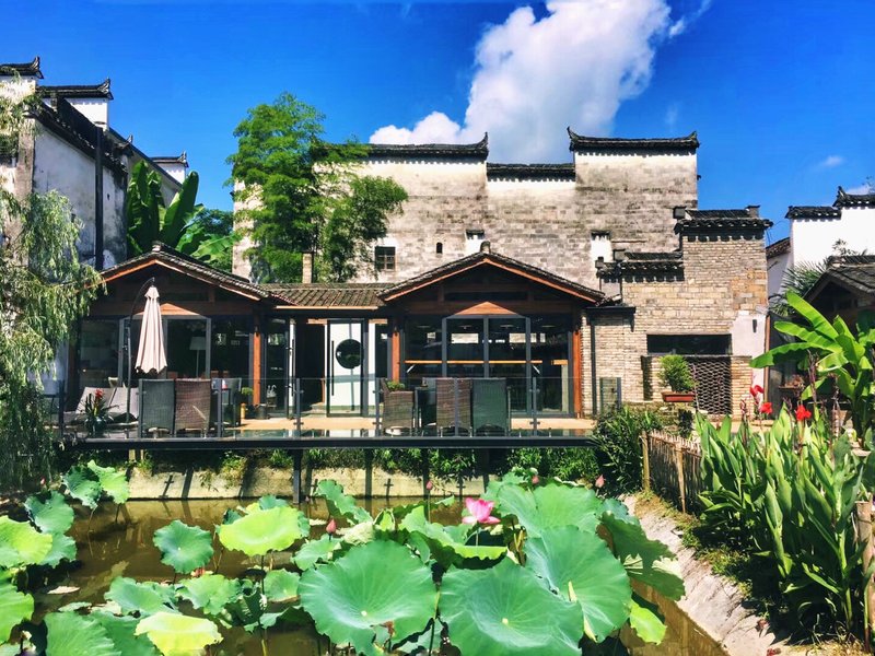 Wuyuan Guiqulaixi Hotel over view