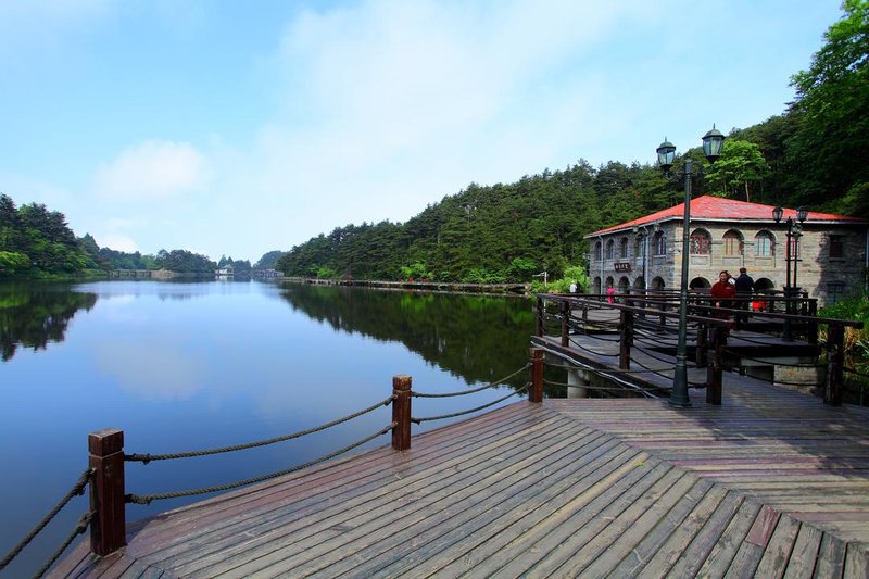 Lushan Ruqin Villa Over view