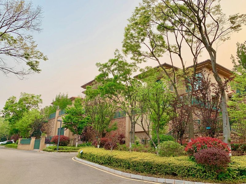 FuXian Lake Holiday House Over view