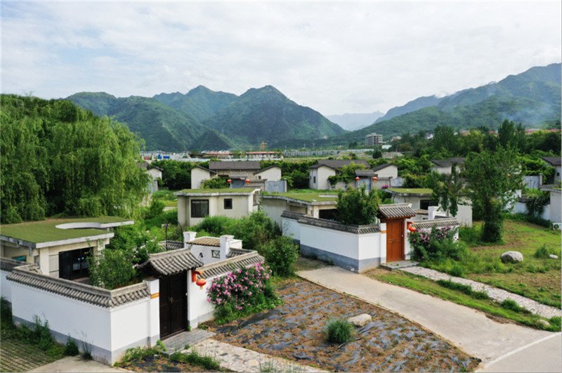 Scenery Retreats (Qinling Mount Taibai Hot Spring Retreat)Over view