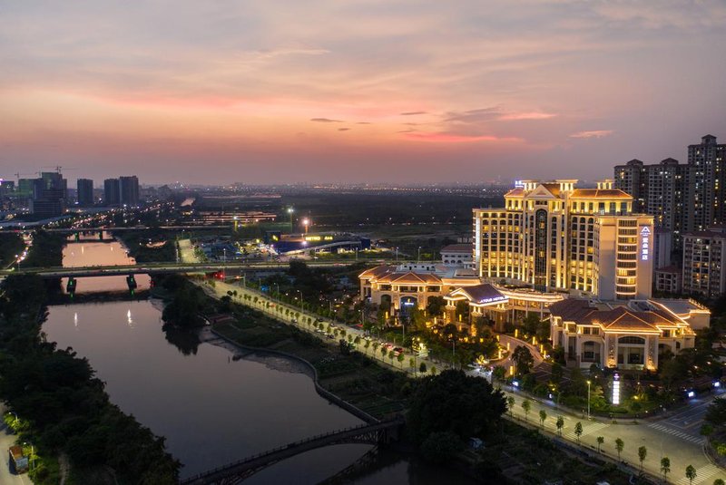 Atour Hotel (Zhongshan Terminal Building) Over view