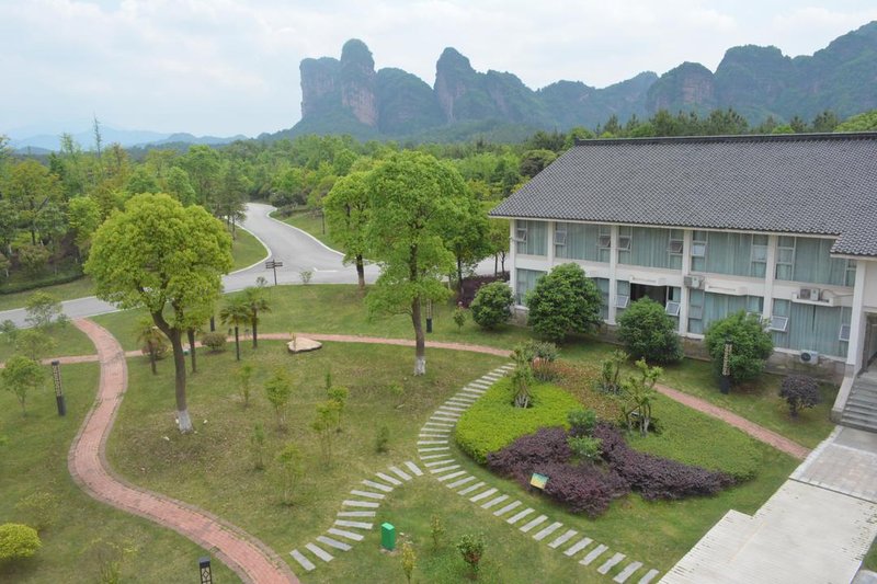 Longhushan Daoyuan VillaOver view