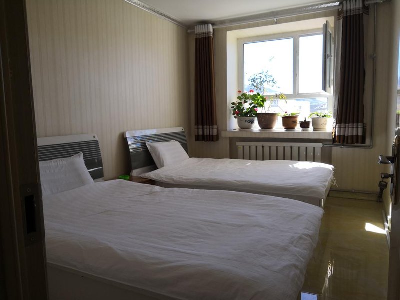 KKTHHSDJGY Guest Room