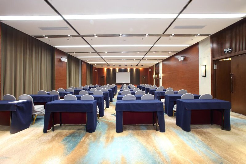 Manlian Qiaoxiang International Hotel meeting room