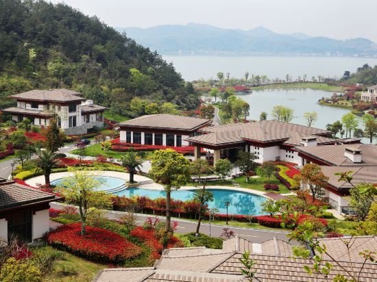 Nanyuan Flowerbed Resort over view