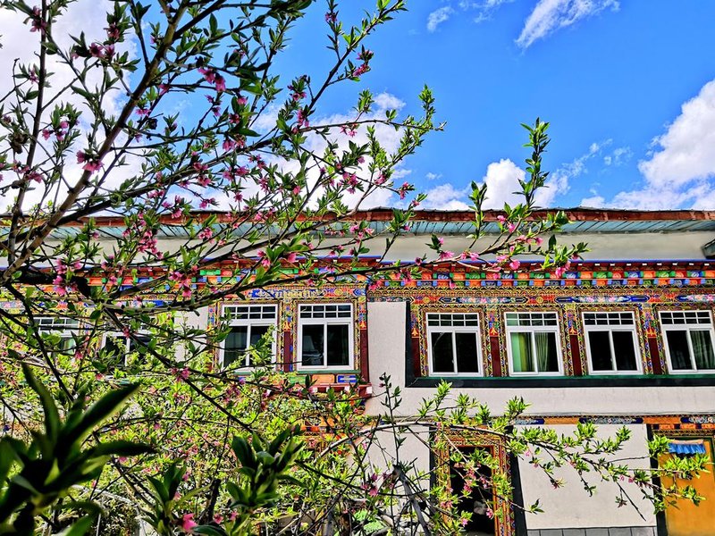 The Yarlung Zangbo Grand Canyon Fairyland Snowpeak HostelOver view