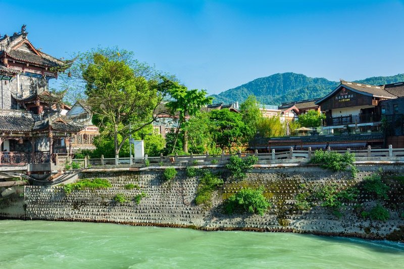 STARWAY Hotel (Nanqiao Dujiangyan scenic spot) Over view