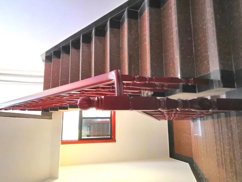 Huayin Tiandeju Inn Over view