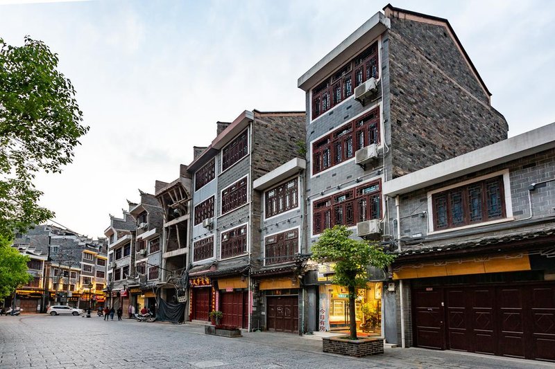 Jomo Cultural Theme Hotel (ZhenYuan) Over view
