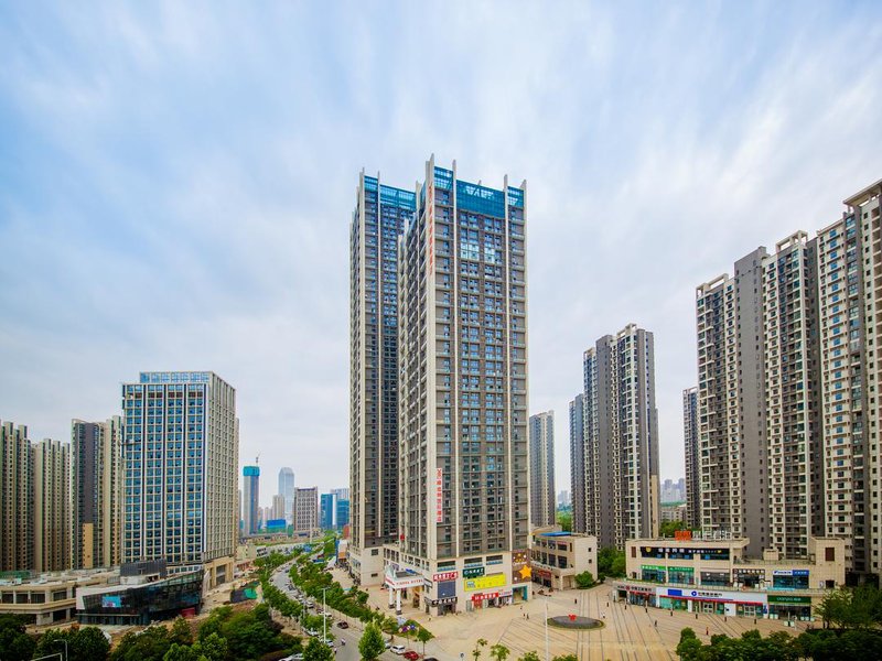 Vienna International Hotel (Wuhan Polar Ocean World) Over view