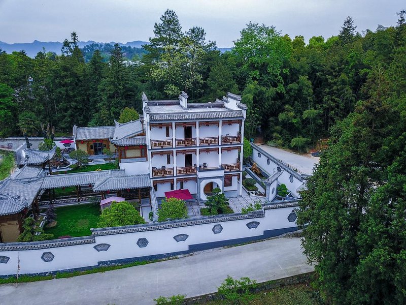 Wuli Xiangshan Inn Over view