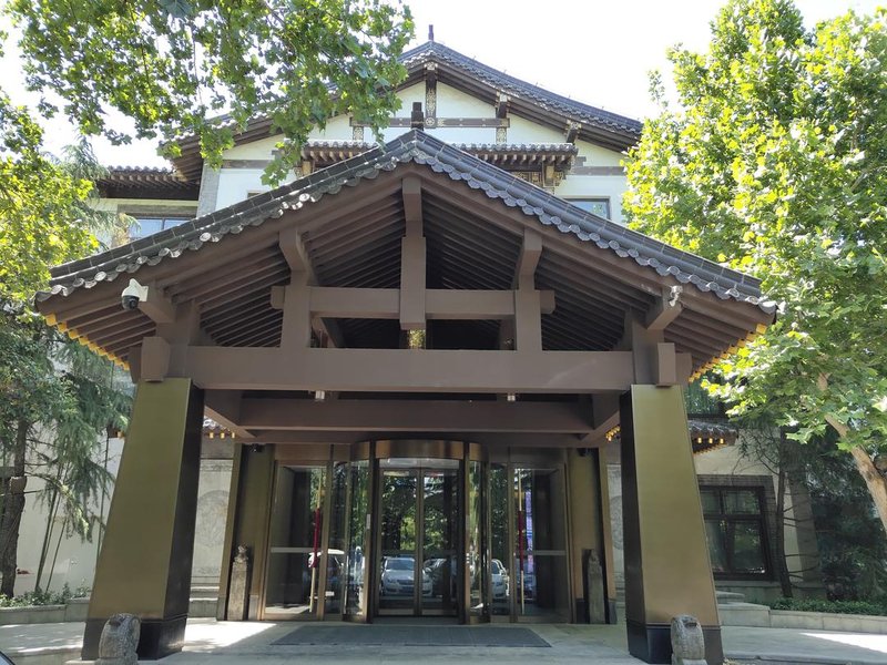 Ziyue Minghu Hotel Over view