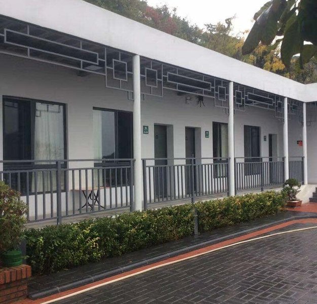 MAN SHI NONG JIA YUANOver view