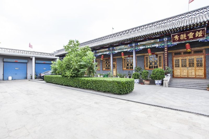 Tuwo Holiday Hotel (Pingyao Ancient City East Gate) Over view