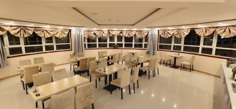 GreenTree Inn GanSu JiuQuan GuaZhou ZhangZhi Park Express Hotel Restaurant