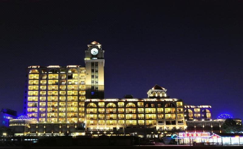 New Century Hotel Qinhuangdao over view