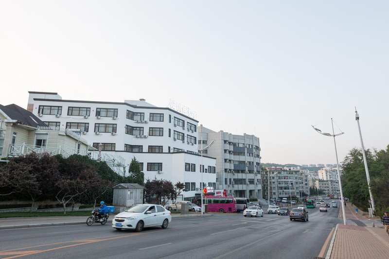 Home Inn Bayi Road Dalian Over view