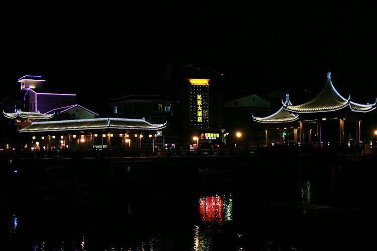 Minzu Hotel Over view