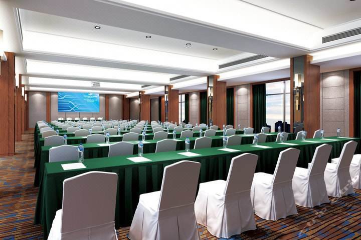 10 Carat King Theme Apartment meeting room