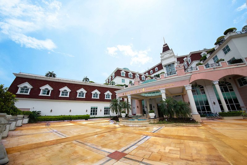 Clifford (Golden Lake) HotelOver view