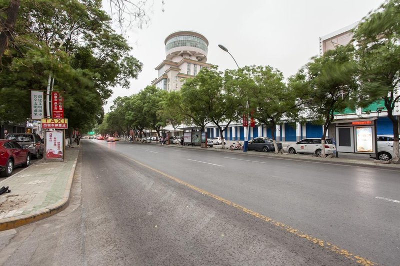 Ji Hotel (Yinchuan Drum Tower) Over view