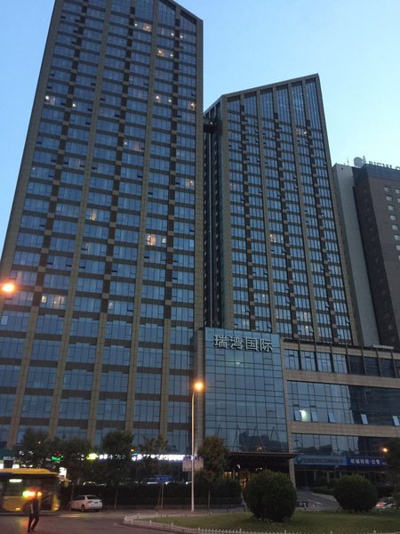 Sunny  international apartment Over view