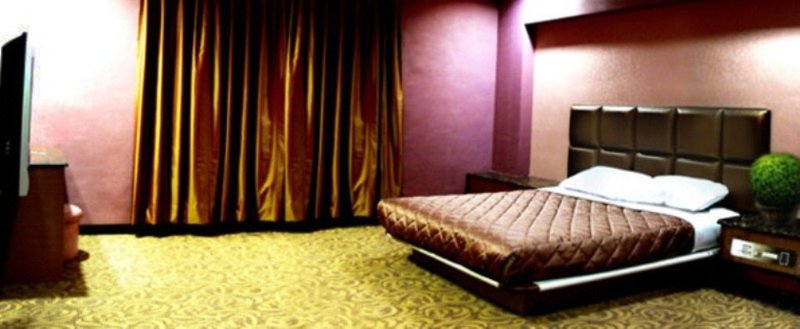 Royal Group Motel Buo Ai Branch 客房