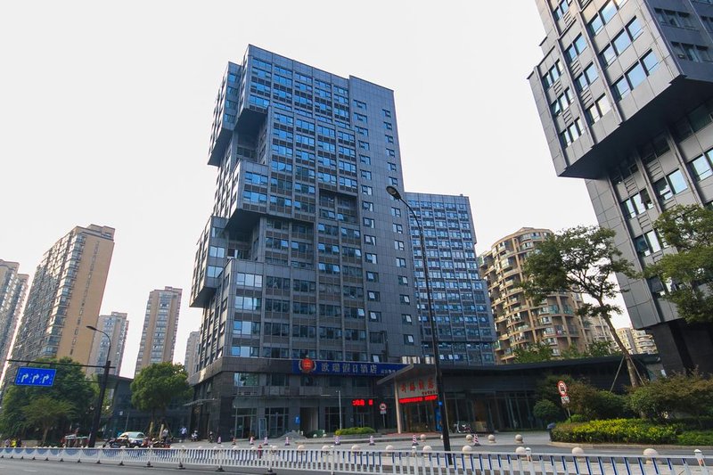 Hongjie Apartment East Railway Station Over view