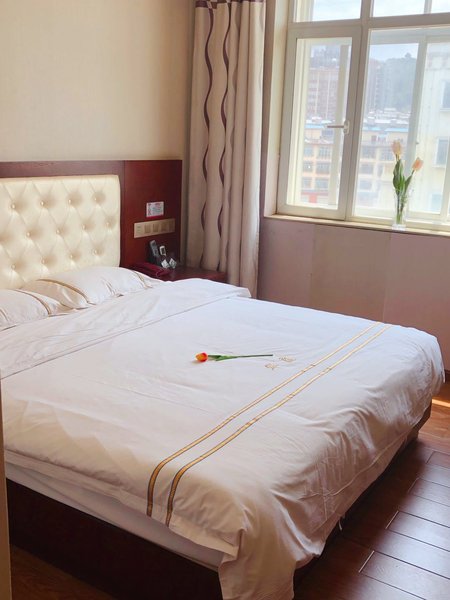 Pu＇er Hua Ting Hotel Guest Room