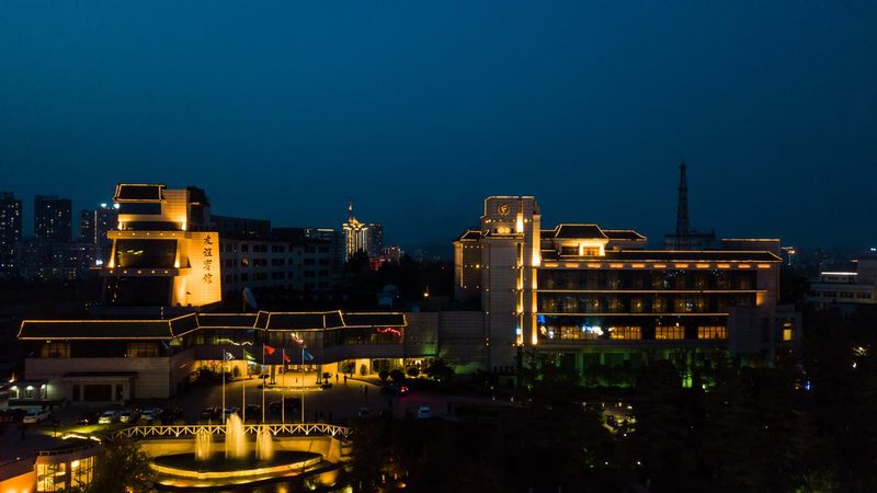 Friendship Hotel Over view