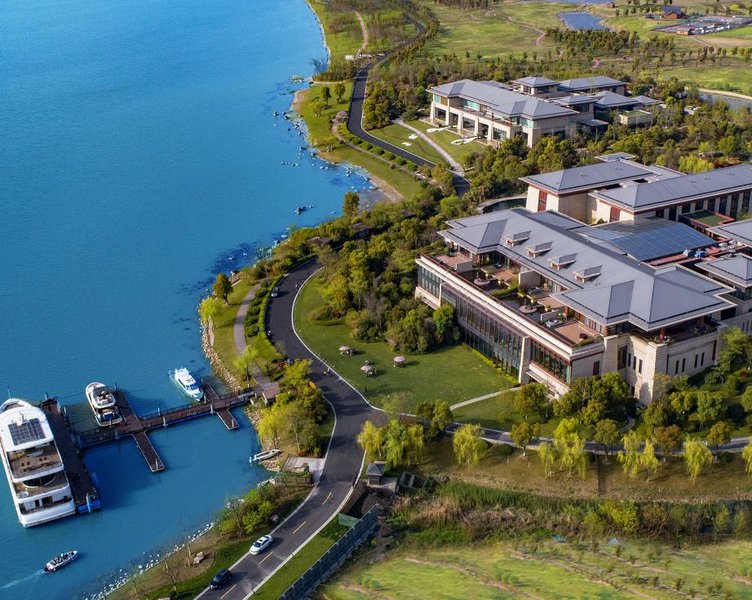 East Tai Lake Grand Hotel over view