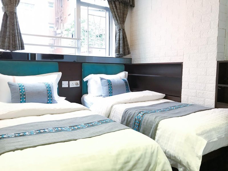 SEASONS HOTEL HKGuest Room