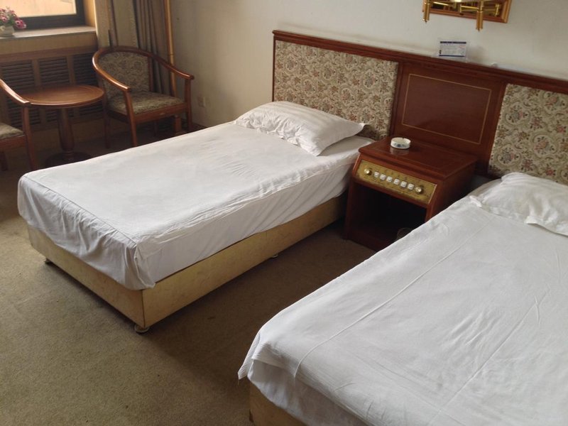 Jinli Hotel Guest Room