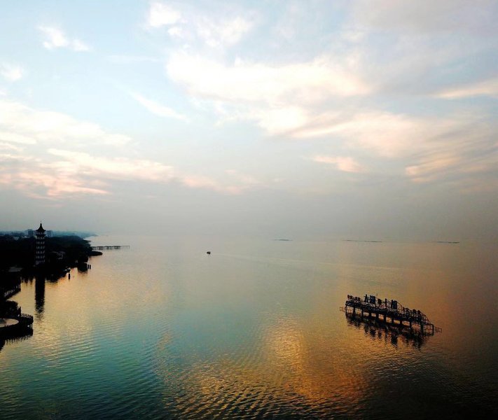 Sunshine Tai Lake Resort Suzhou Over view