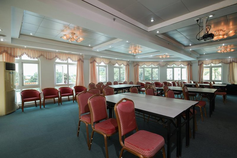 Xiaomeisha Holiday Hotel meeting room