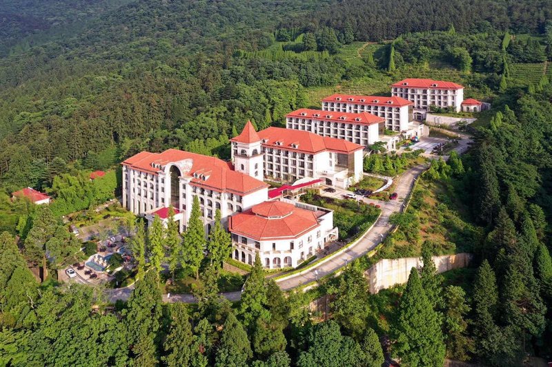 Holiday Way Resort Lushan Over view