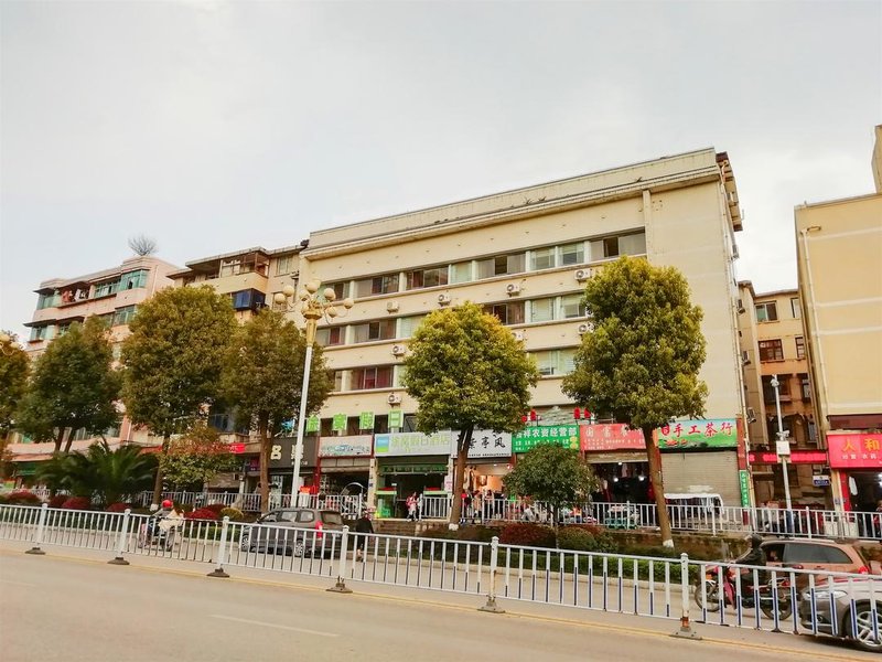 Towo Holiday Hotel (Anshun Tashan Square) Over view