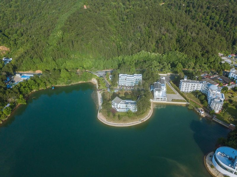 Jing Wan Holiday Hotel Huangshan Taiping Lake Over view