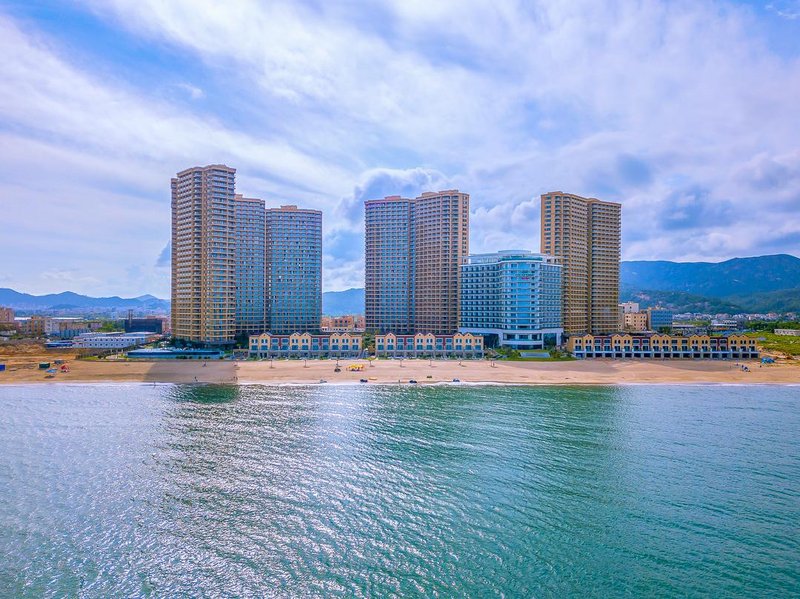 Sunday Ocean Hotel Over view