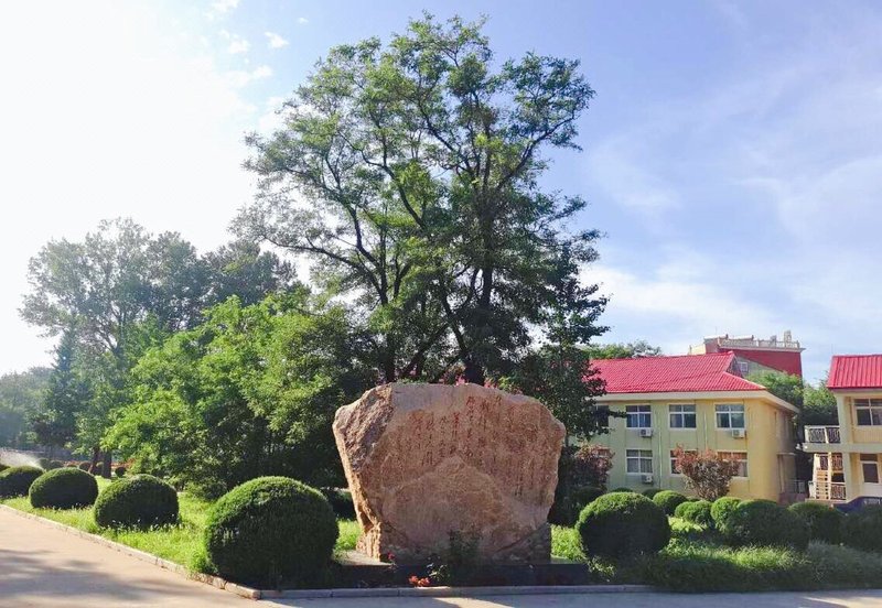 Golden coastal Jin'an Hotel Over view