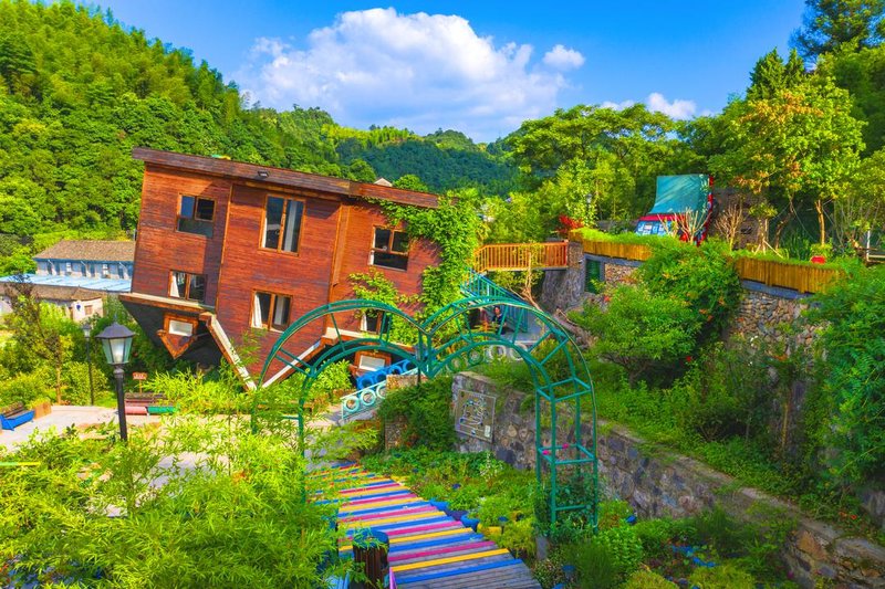 Qiyu Valley Holiday Park Over view