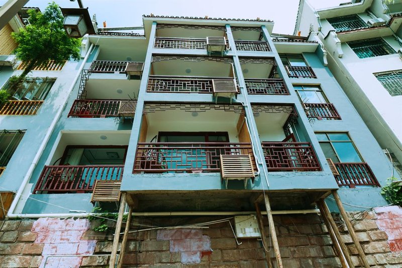 Fenghuangyuan River View Hostel Over view